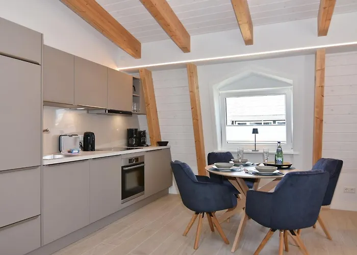 Ebbe Flut, Whg 13 Lägenhet